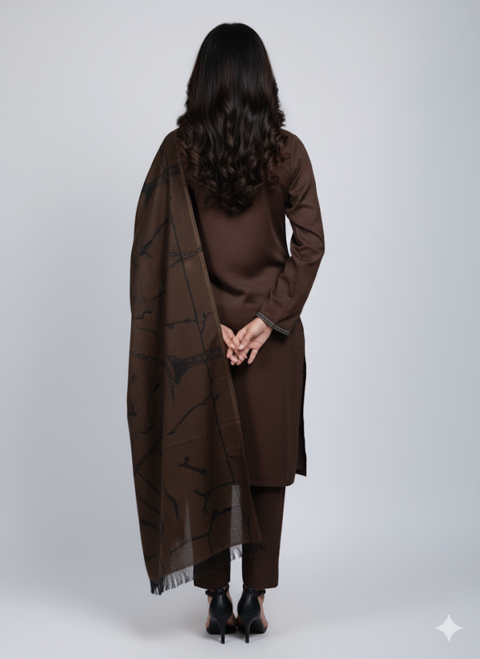 Sophisticated Brown Embellished 3-Piece Suit - Image 3