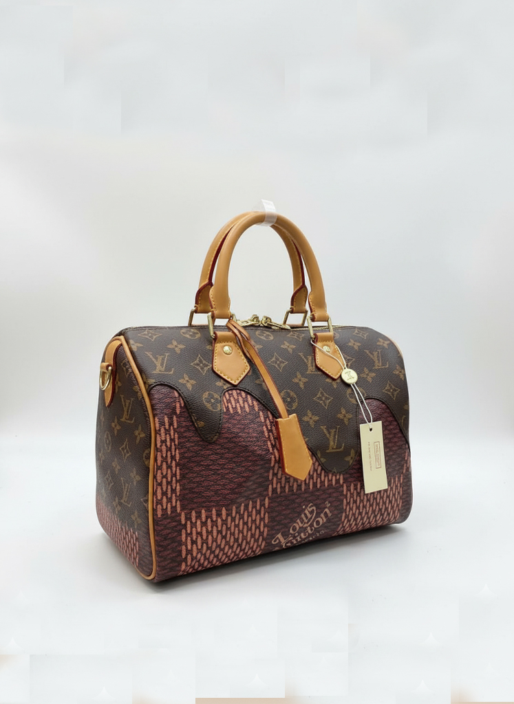 17 Luxury-Louis-Vuitton Bag - Image 1