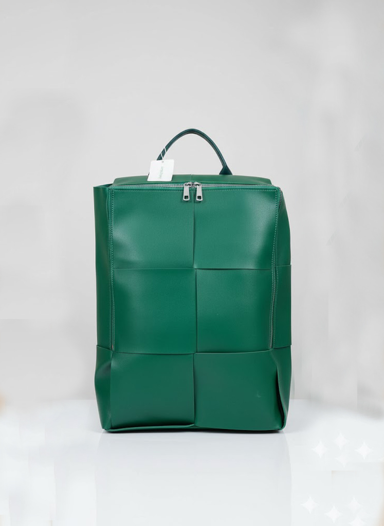 19 Bottega Veneta - Image 1