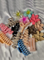 Hair Claws,Clips and Catchers.. High Quality of Disney Brand (Set of 5).