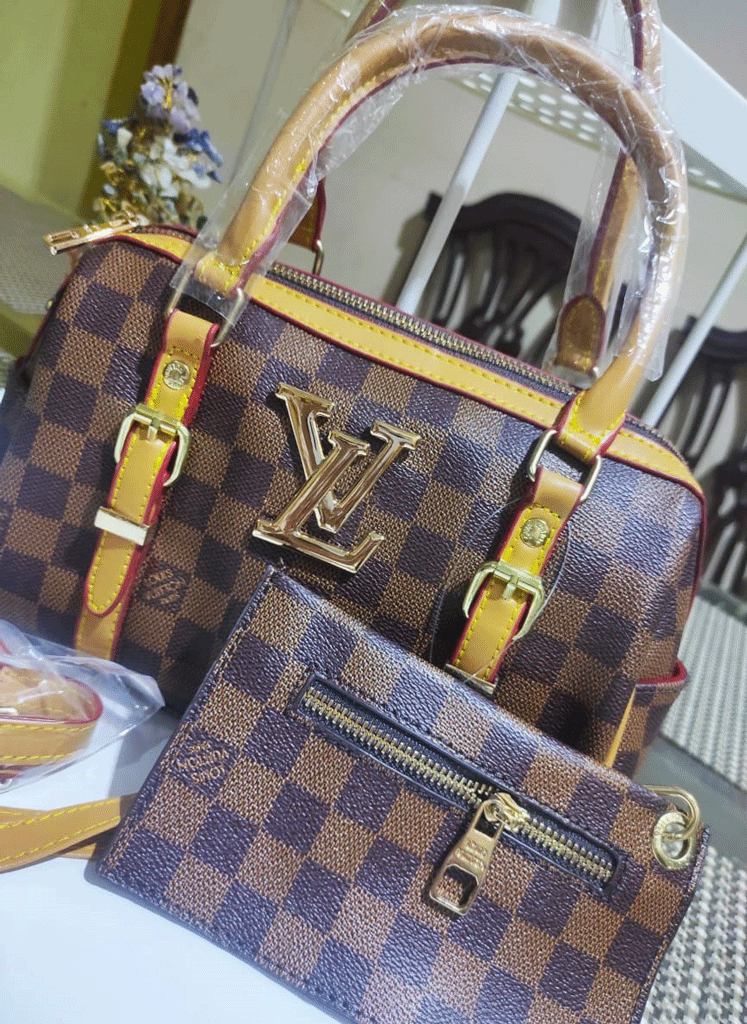 WhatsApp-Image-2025-10-24-a Louis Vuitton Bag with Pouch...High Quality Amazon Lot. - Image 1